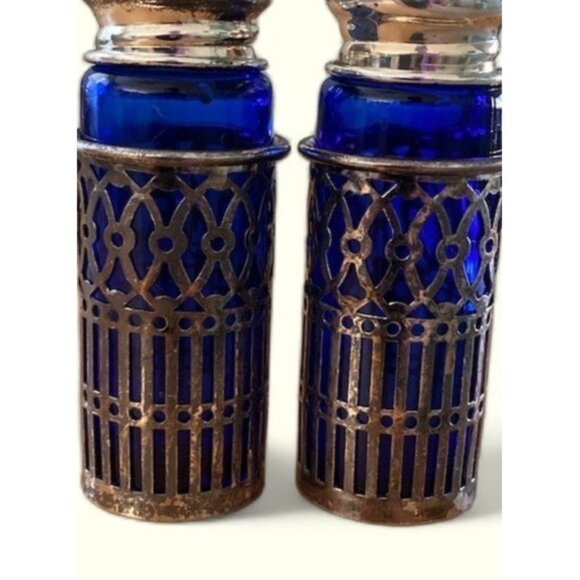 William Adams Vintage Cobalt Blue With Silver Pl. Accent Salt & Pepper Shakers - Picture 4 of 4